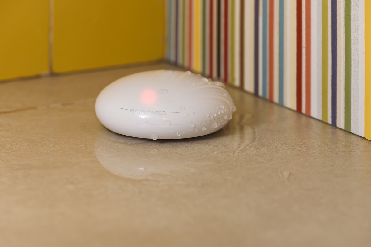 A water alarm puck
