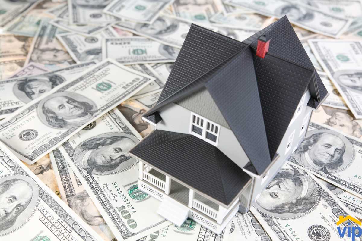 a tiny house on money